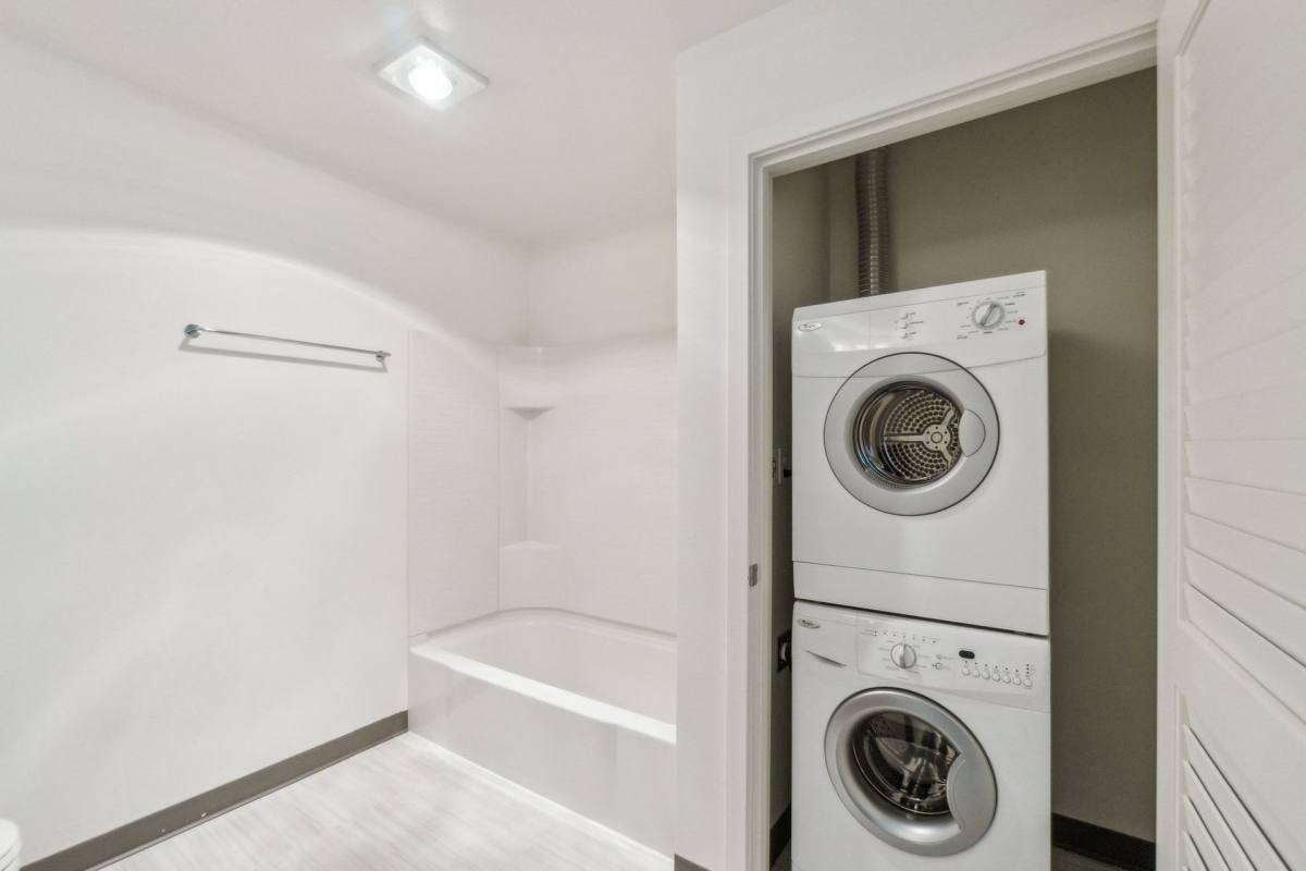 Apartment for rent at 845 NE 66th St, Seattle, WA 98115