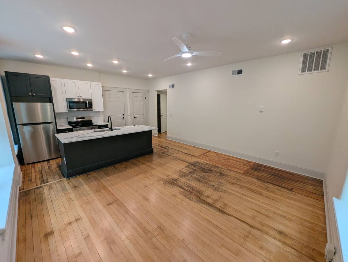 Apartment for rent at 521 Garrard St, Covington, KY 41011