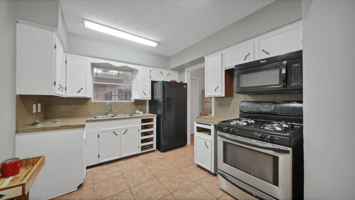 House for rent at 9953 Mango St, Houston, TX 77075