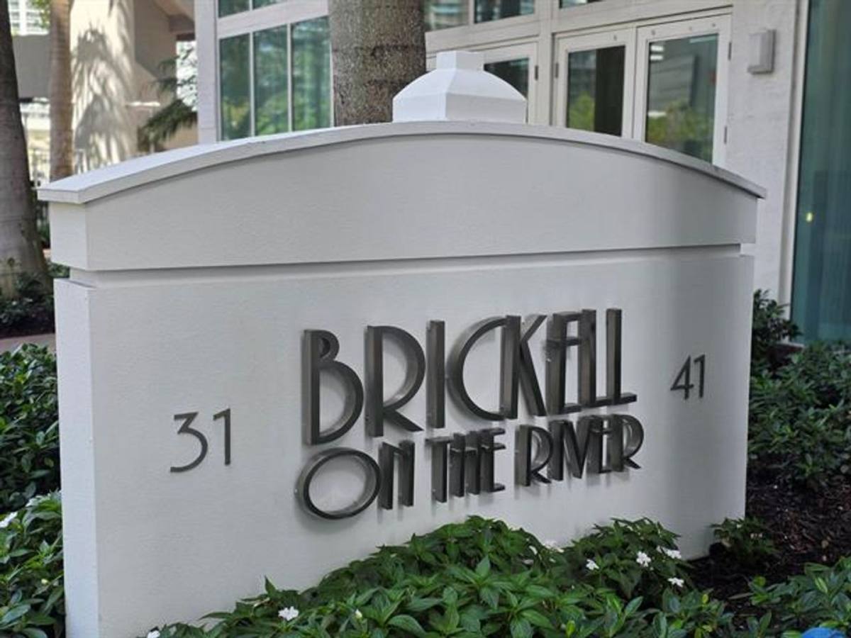Apartment for rent at 41 SE 5th St, Miami, FL 33131