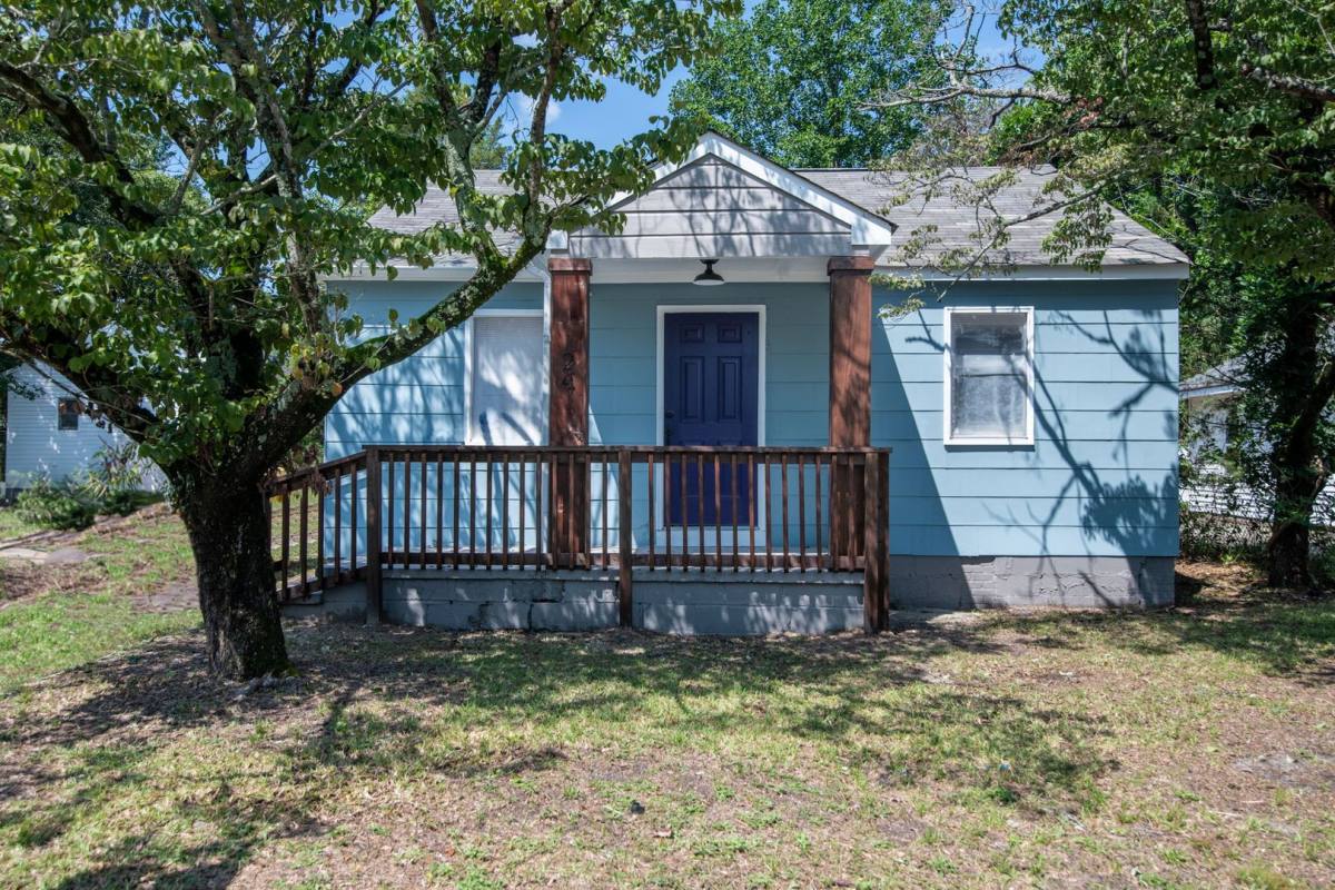Apartment for rent at 124 S Sixth St, Spring Lake, NC 28390