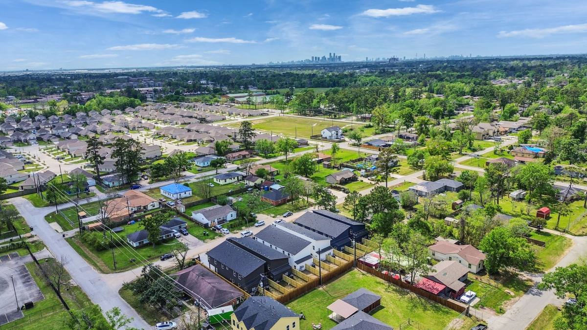 House for rent at 8623 Homewood Lane, Houston, TX 77028