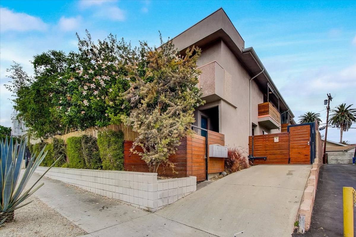 Apartment for rent at 128 N Rampart Blvd, Los Angeles, CA 90026