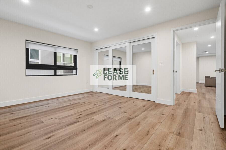 Apartment for rent at 848 S Mariposa Ave #702, Los Angeles, CA 90005