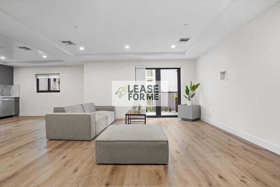 Apartment for rent at 848 S Mariposa Ave #702, Los Angeles, CA 90005