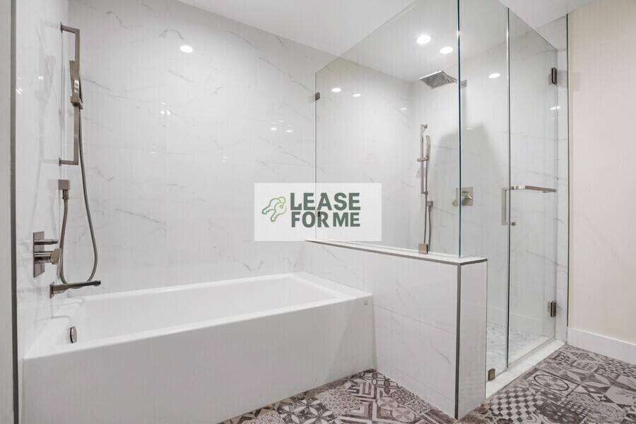 Apartment for rent at 848 S Mariposa Ave #702, Los Angeles, CA 90005