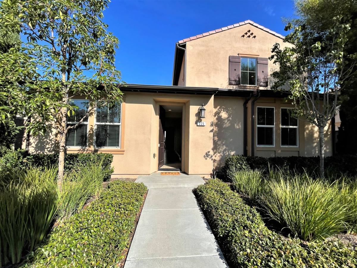 House for rent at 225 Bright Poppy, Irvine, CA 92618