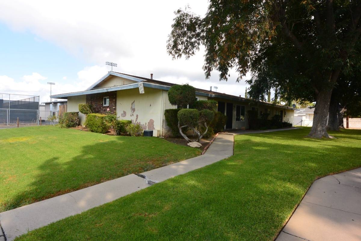 Apartment for rent at 201-205 Turf Dr, Placentia, CA 92870