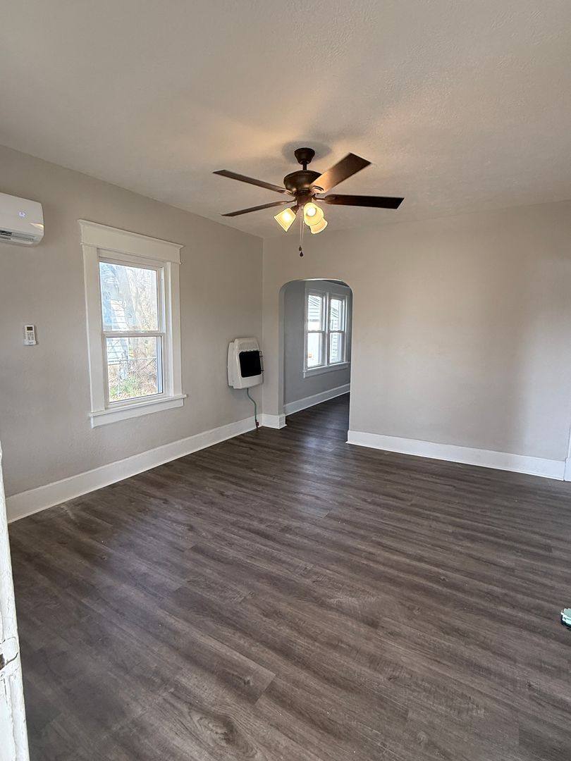 House for rent at 1017 W Locust St, Springfield, MO 65803