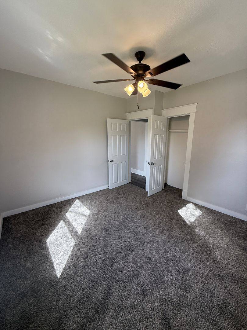 House for rent at 1017 W Locust St, Springfield, MO 65803