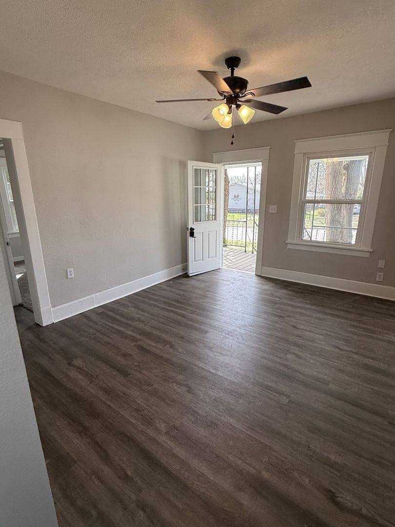 House for rent at 1017 W Locust St, Springfield, MO 65803