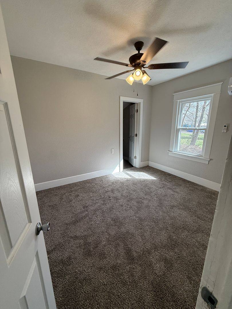 House for rent at 1017 W Locust St, Springfield, MO 65803