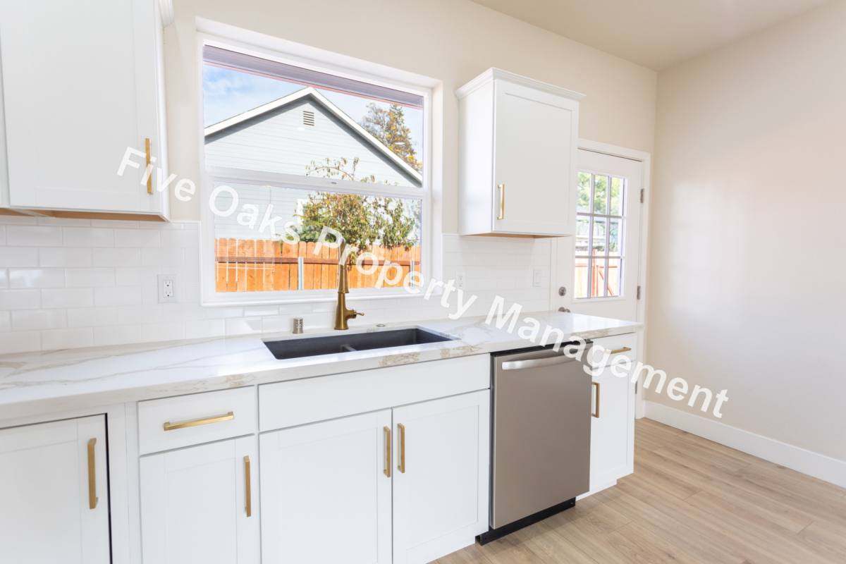 House for rent at 811 1 2 Natoma St, Folsom, CA 95630
