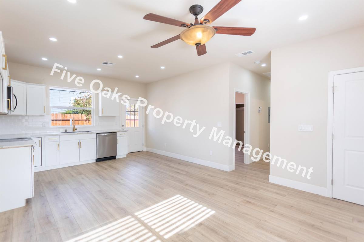 House for rent at 811 1 2 Natoma St, Folsom, CA 95630