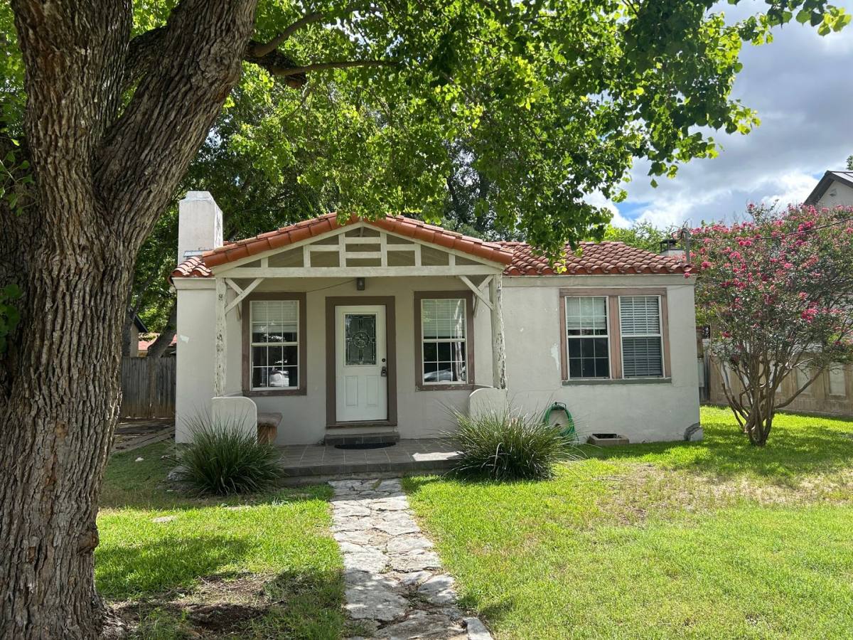 Apartment for rent at 1030 Cole Ave, New Braunfels, TX 78130