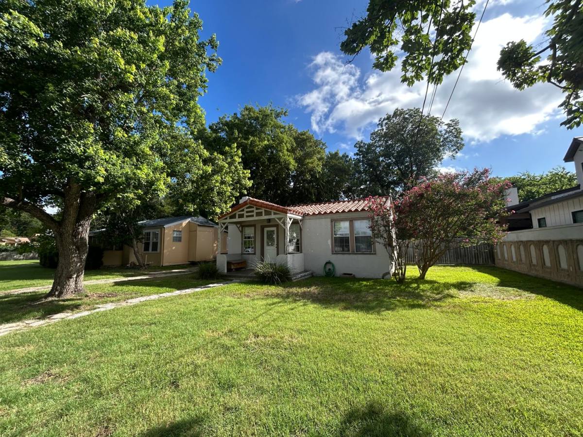 Apartment for rent at 1030 Cole Ave, New Braunfels, TX 78130