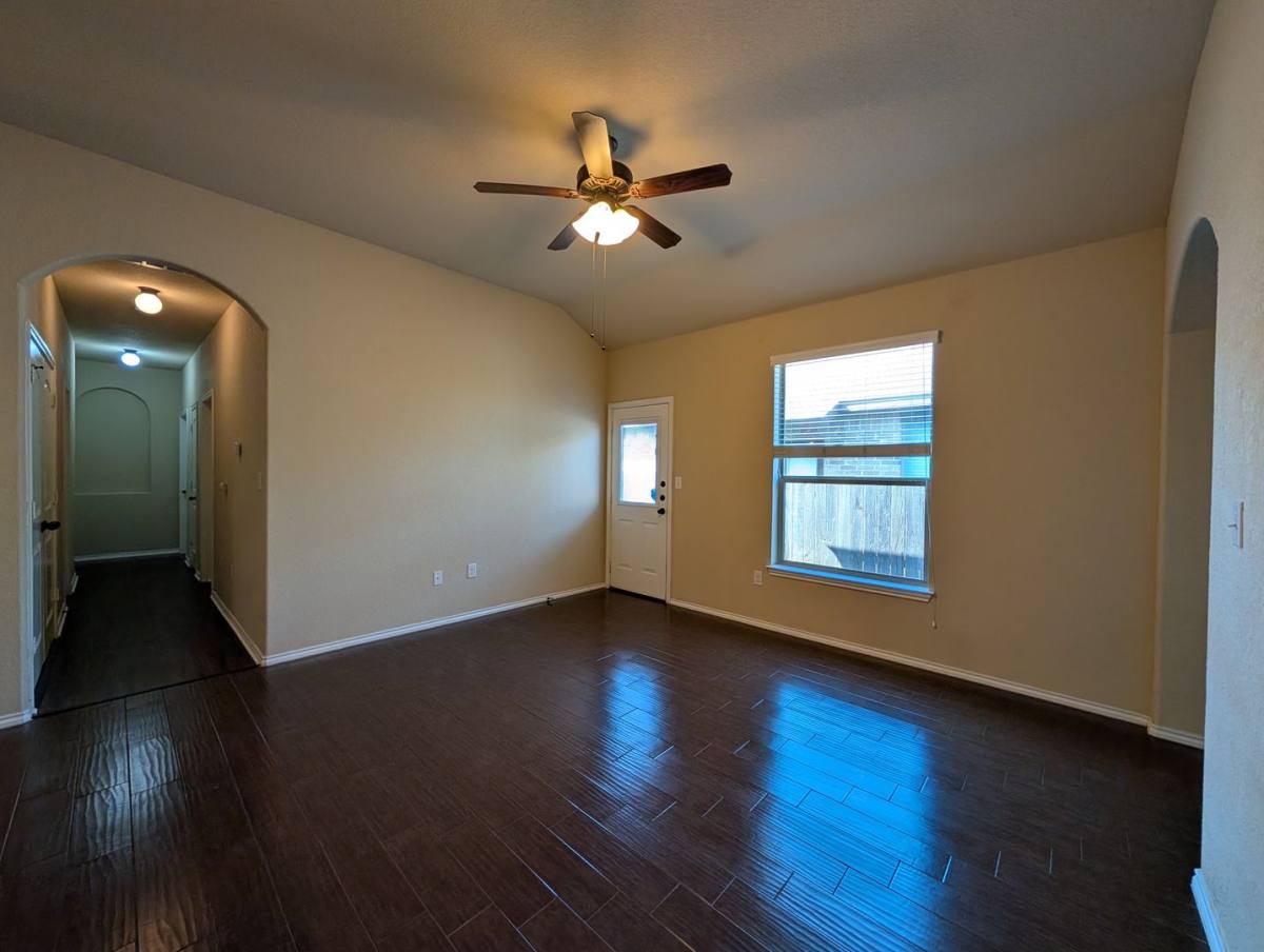House for rent at 697 Creekside Circle, New Braunfels, TX 78130