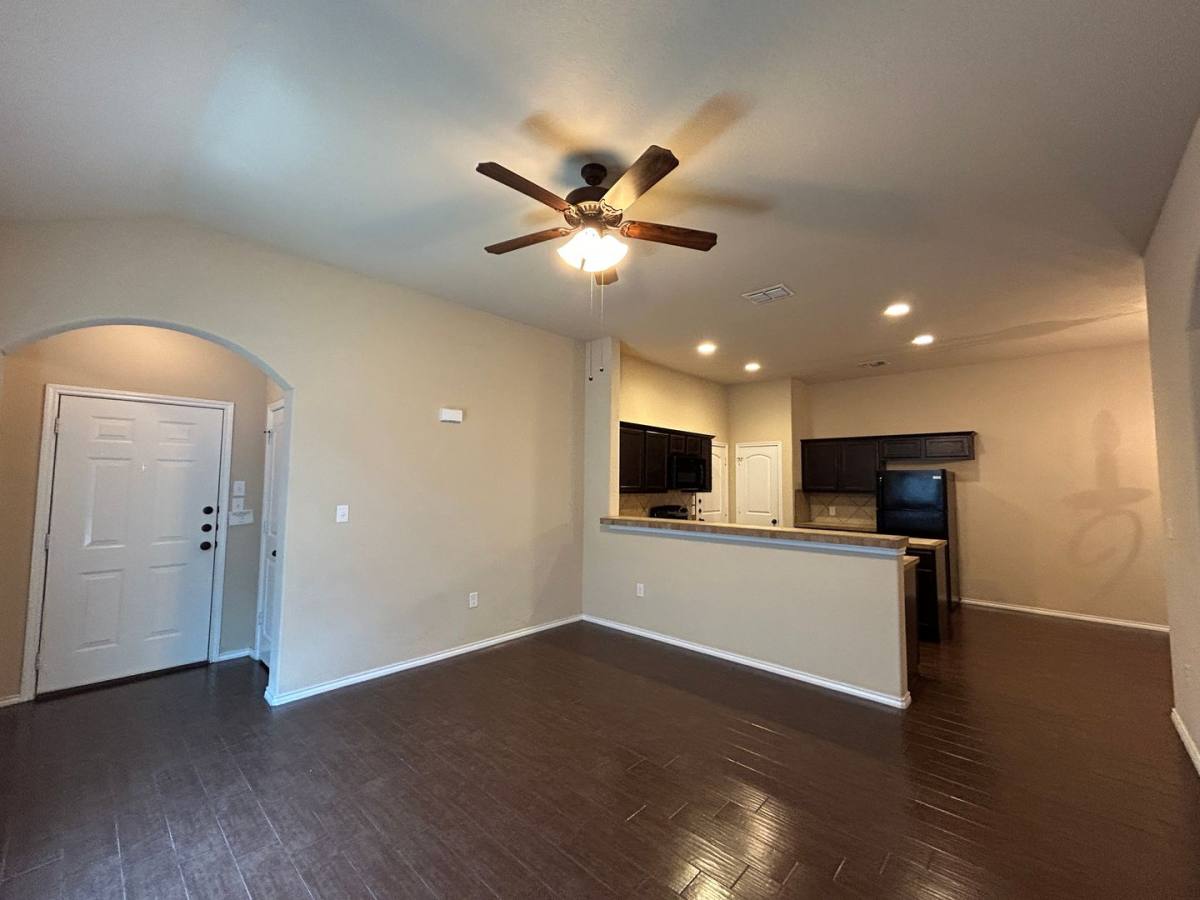 House for rent at 697 Creekside Circle, New Braunfels, TX 78130