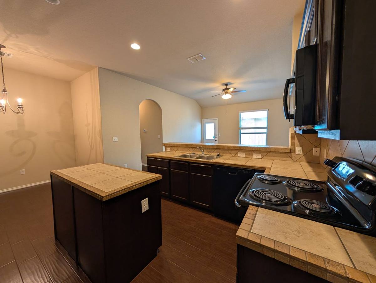 House for rent at 697 Creekside Circle, New Braunfels, TX 78130