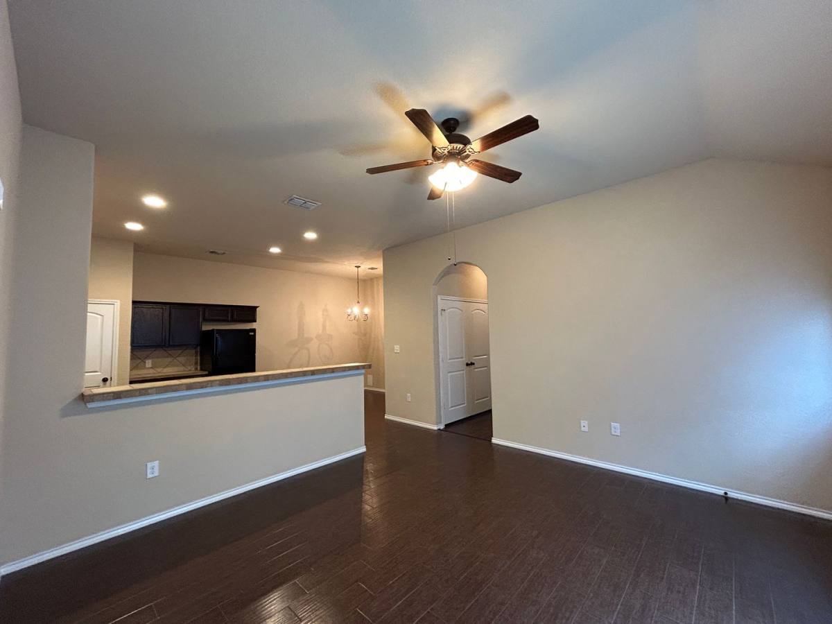 House for rent at 697 Creekside Circle, New Braunfels, TX 78130
