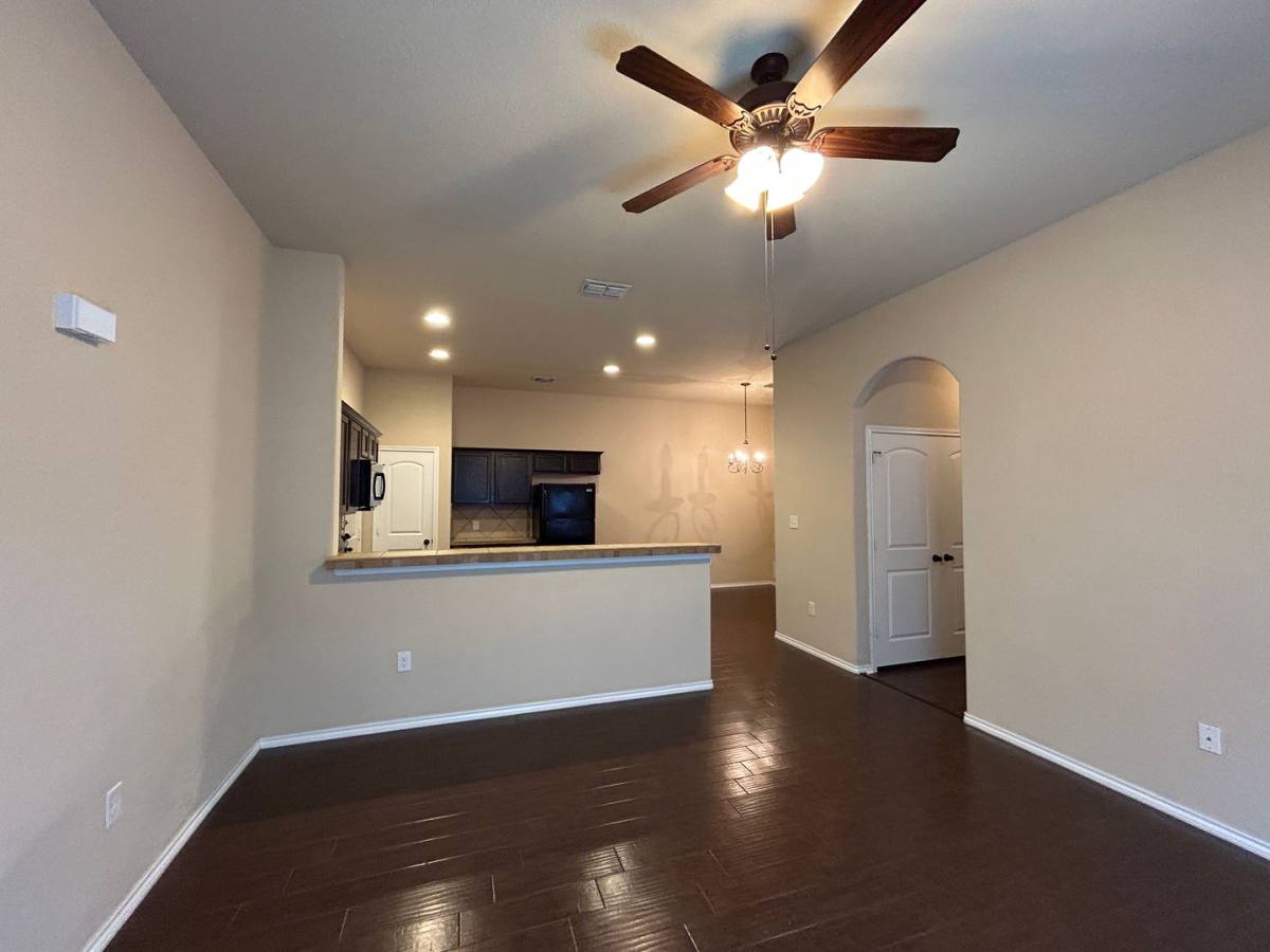 House for rent at 697 Creekside Circle, New Braunfels, TX 78130