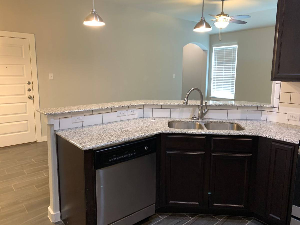 House for rent at 350 Creekside Curve, New Braunfels, TX 78130