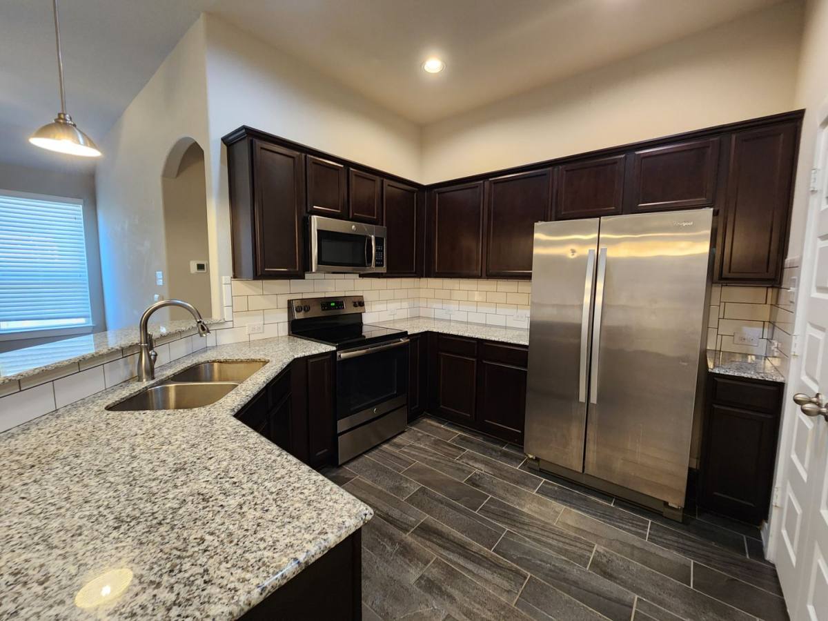 House for rent at 350 Creekside Curve, New Braunfels, TX 78130