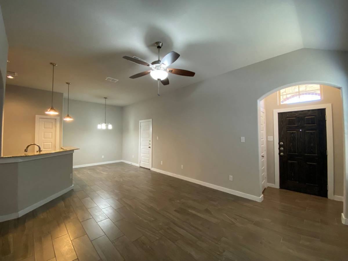 House for rent at 371 Creekside Curve, New Braunfels, TX 78130