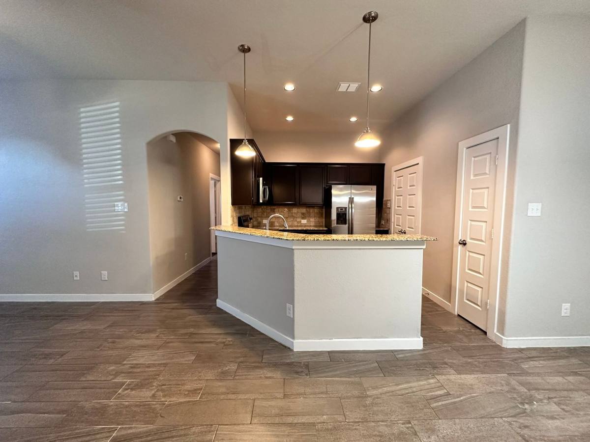 House for rent at 371 Creekside Curve, New Braunfels, TX 78130