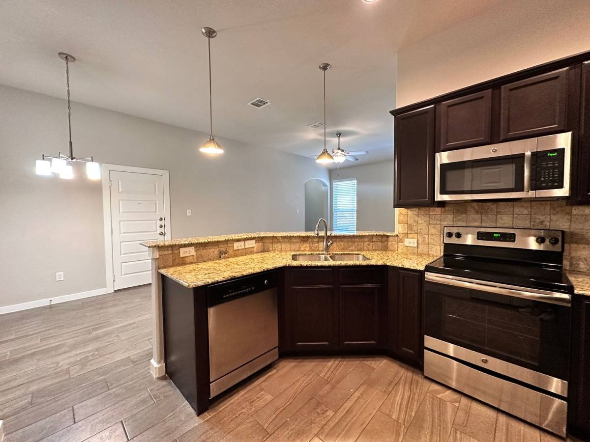 House for rent at 371 Creekside Curve, New Braunfels, TX 78130