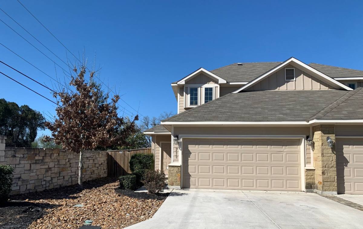 Townhouse for rent at 711 Gristmill Dr, New Braunfels, TX 78130