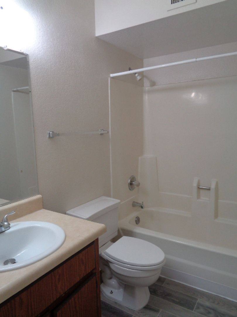 Apartment for rent at 2822 E Kathleen Rd, Phoenix, AZ 85032