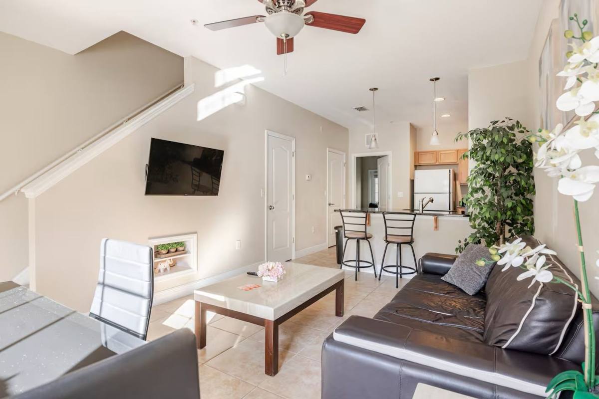 Townhouse for rent at 2960 SW 35th Place, Gainesville, FL 32608