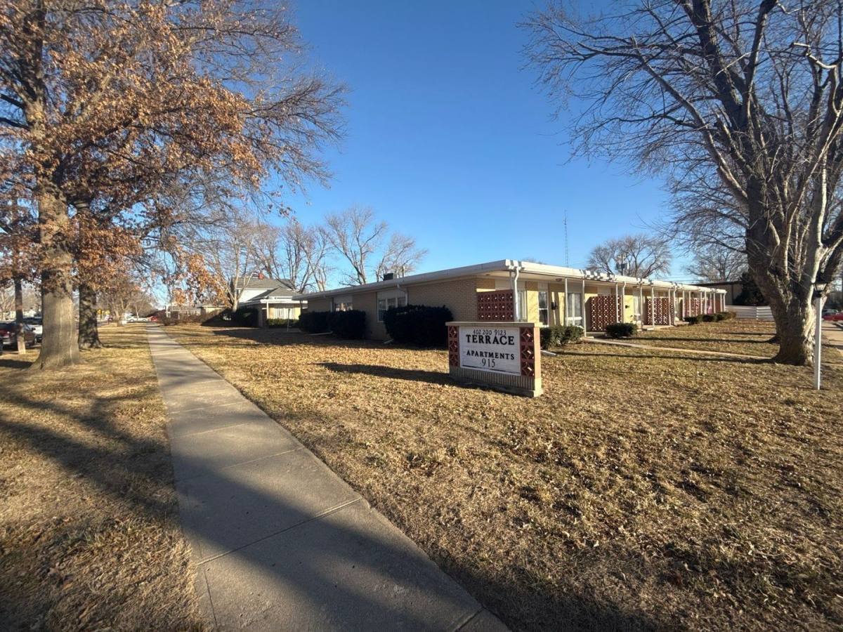 Apartment for rent at 915 Lincoln St, Chester, NE 68327