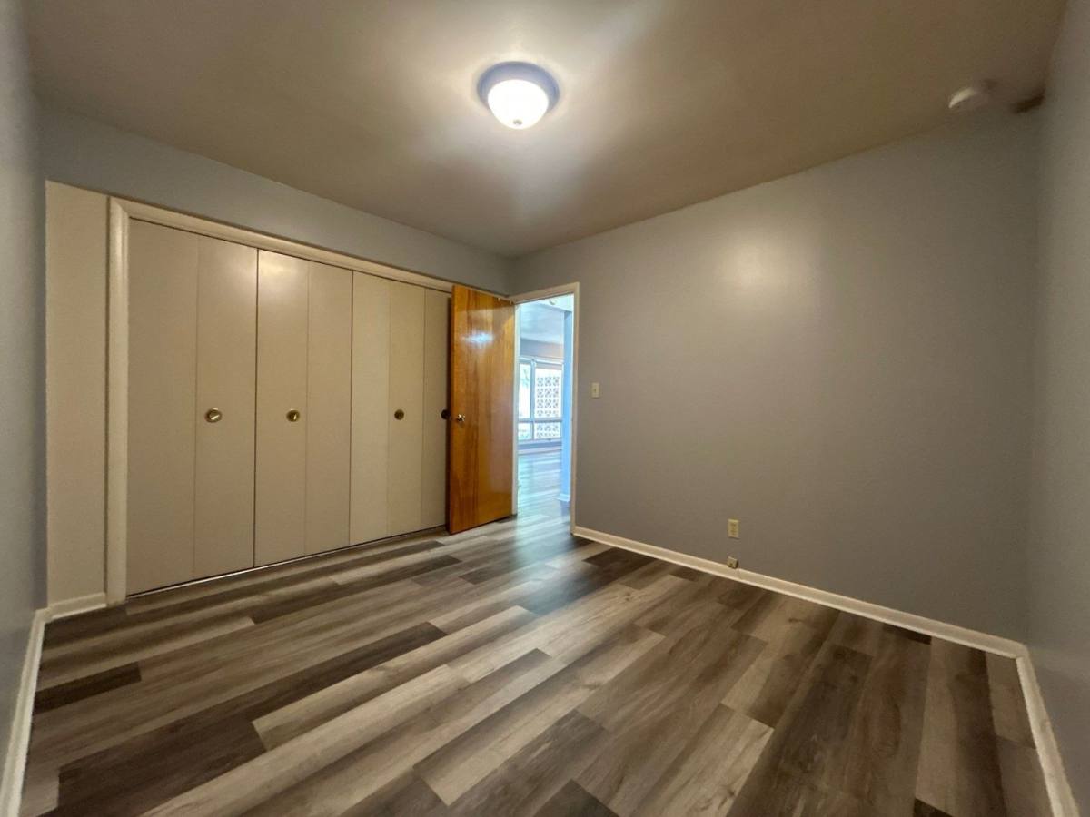 Apartment for rent at 915 Lincoln St, Chester, NE 68327
