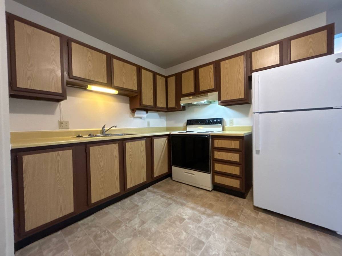 Apartment for rent at 915 Lincoln St, Chester, NE 68327