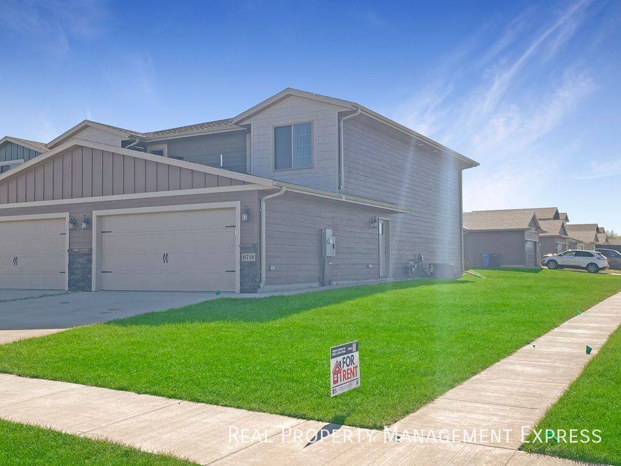 House for rent at 9719 W Broek Dr, Sioux Falls, SD 57106