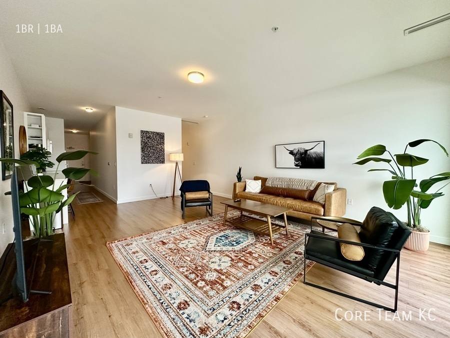Apartment for rent at 1914 Main St #405, Kansas City, MO 64111