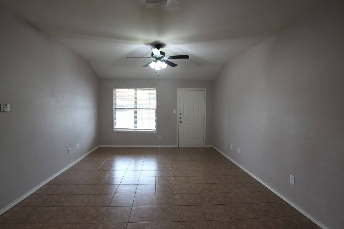 Townhouse for rent at 16950 Sentinel, Lindale, TX 75771