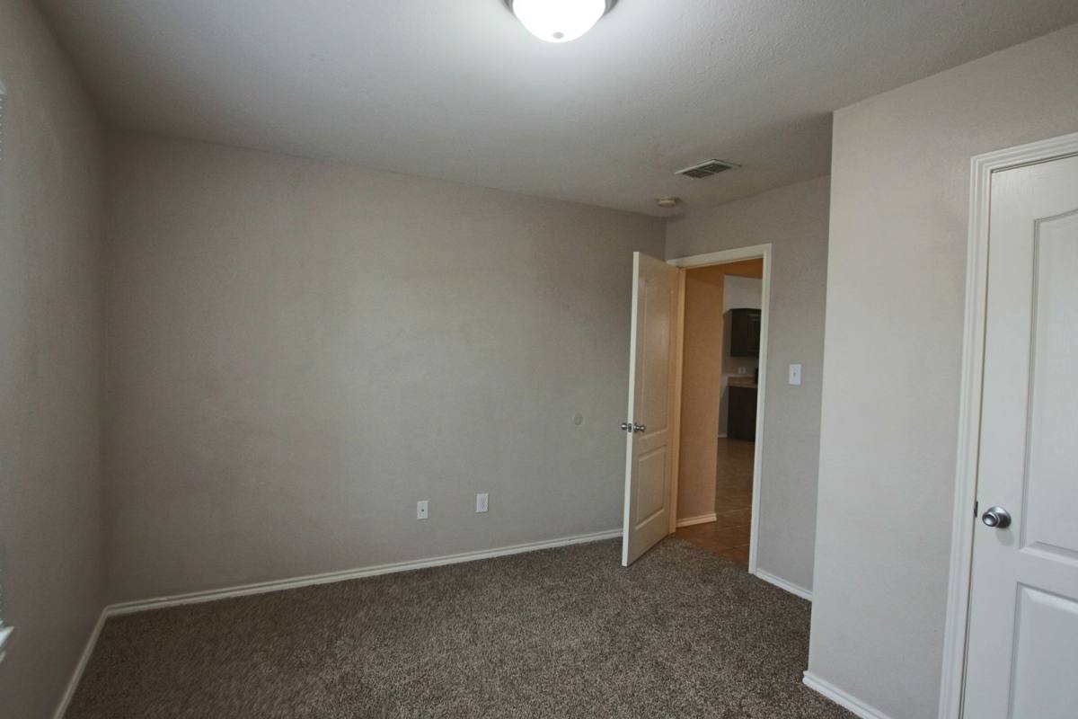 Townhouse for rent at 16950 Sentinel, Lindale, TX 75771