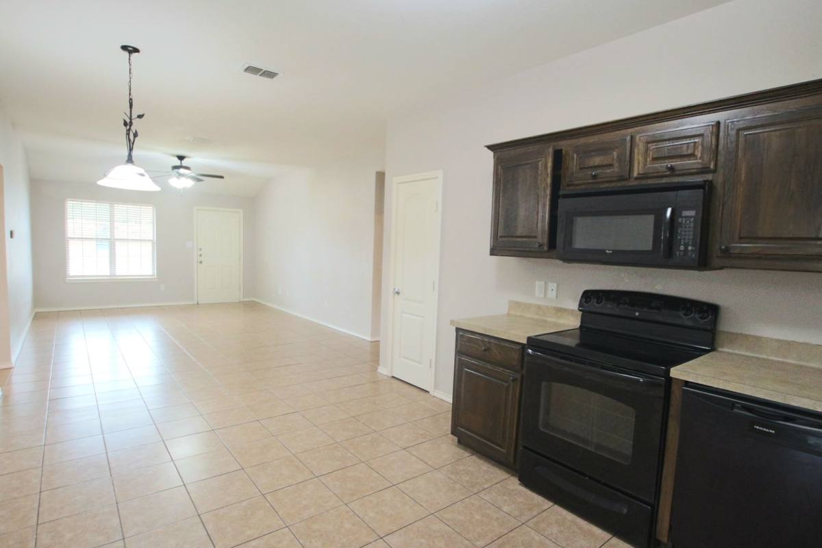 Townhouse for rent at 16950 Sentinel, Lindale, TX 75771