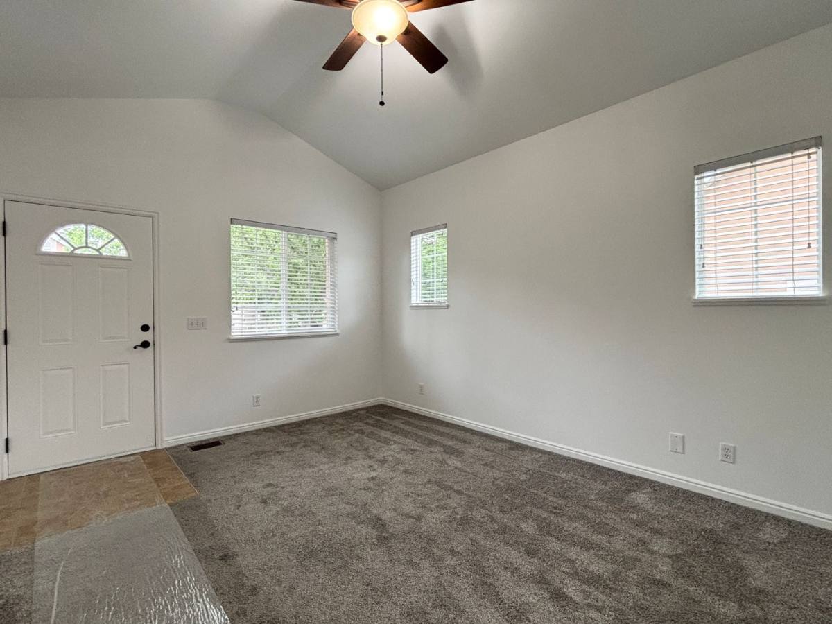 Townhouse for rent at 13545 S Villa Rosa Way, Draper, UT 84020