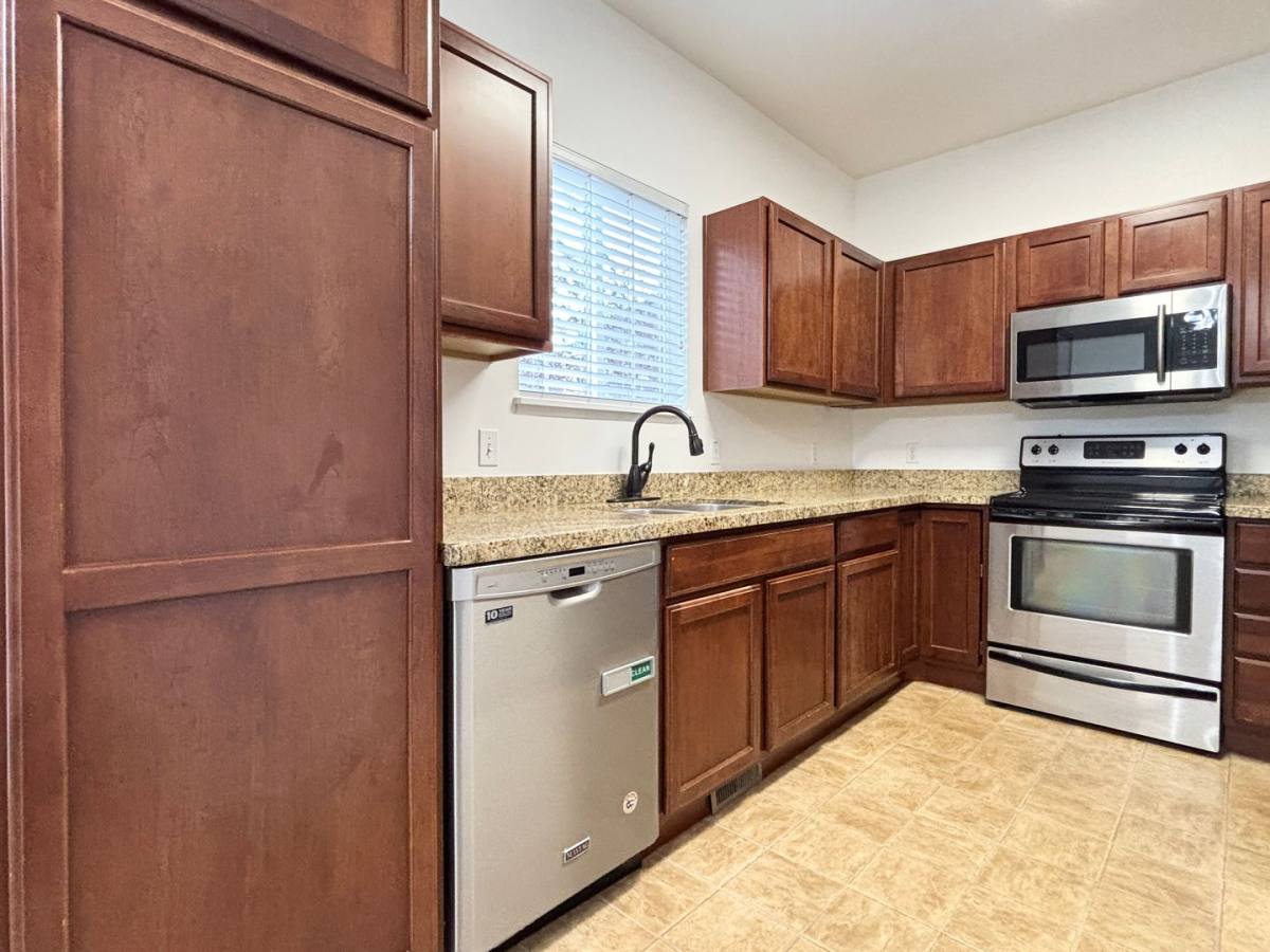 Townhouse for rent at 13545 S Villa Rosa Way, Draper, UT 84020