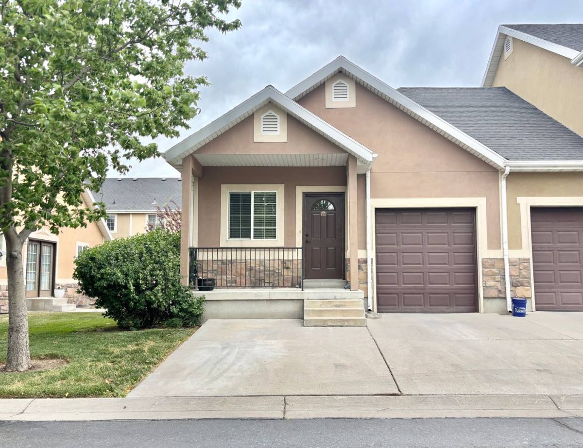 Townhouse for rent at 13545 S Villa Rosa Way, Draper, UT 84020