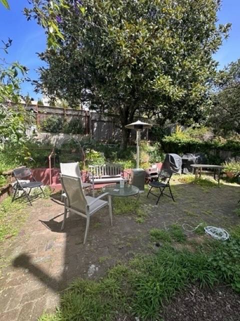 Apartment for rent at 2664 California St #A, San Francisco, CA 94115