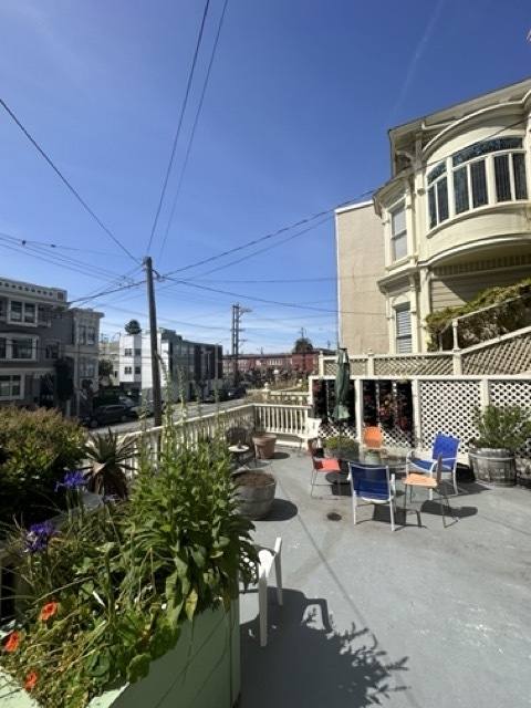 Apartment for rent at 2664 California St #A, San Francisco, CA 94115