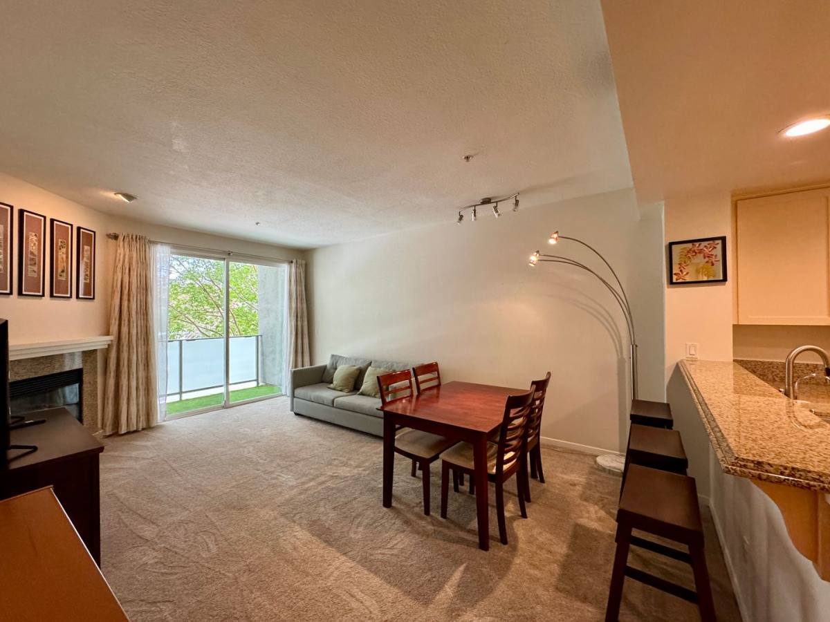 Condo for rent at 160 S Hudson Ave, Pasadena, CA 91101
