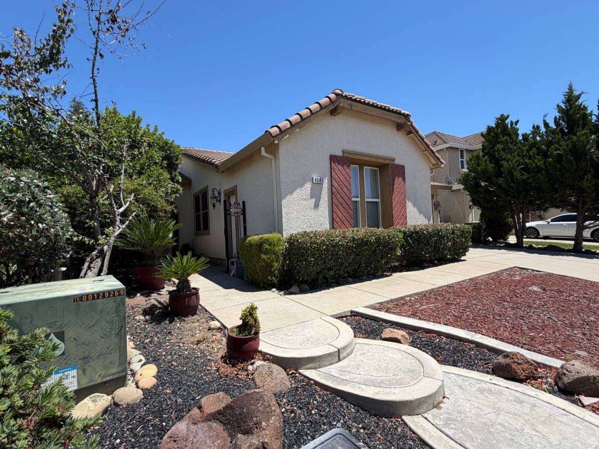 House for rent at 5501 Claudied Way, Elk Grove, CA 95757