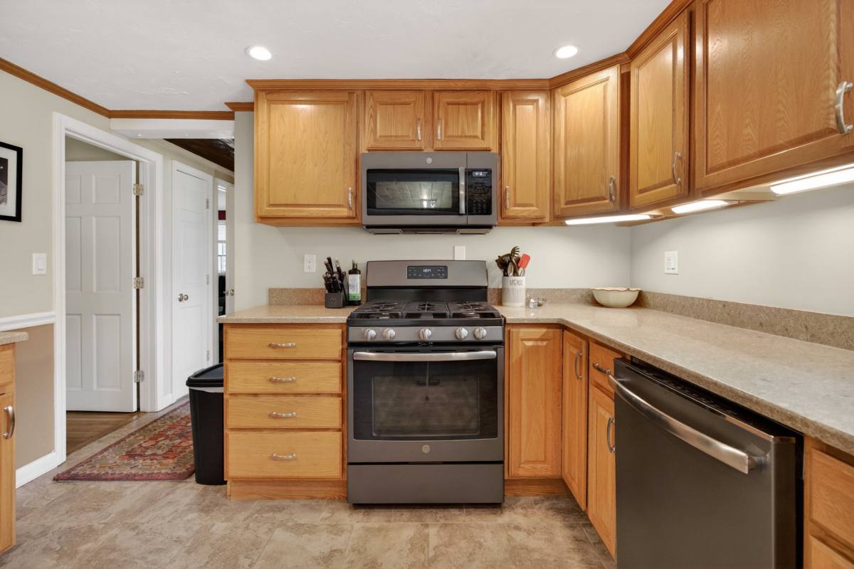 House for rent at 201 Grove St, Kingston, MA 02364