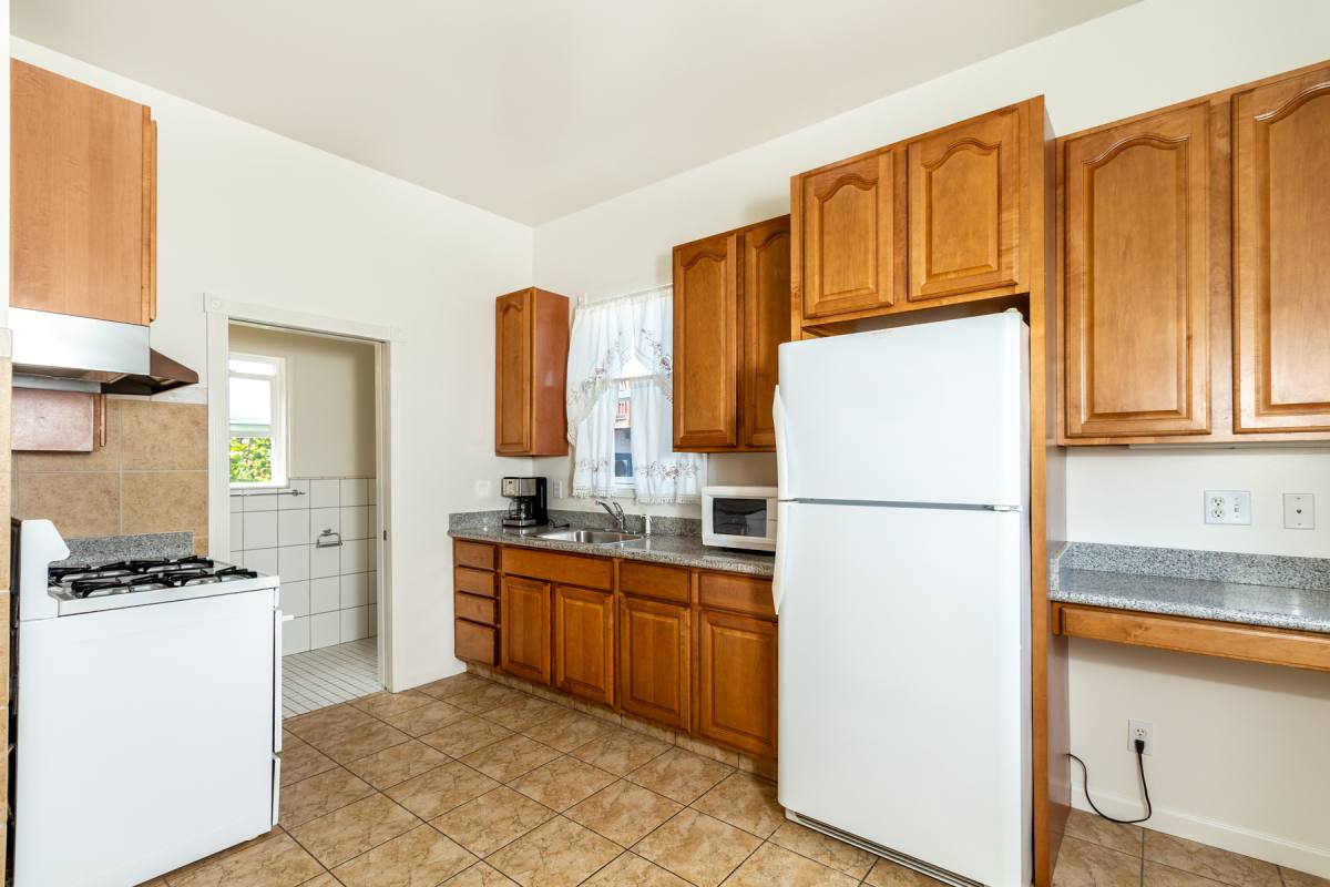 Apartment for rent at 1331 York St, San Francisco, CA 94110